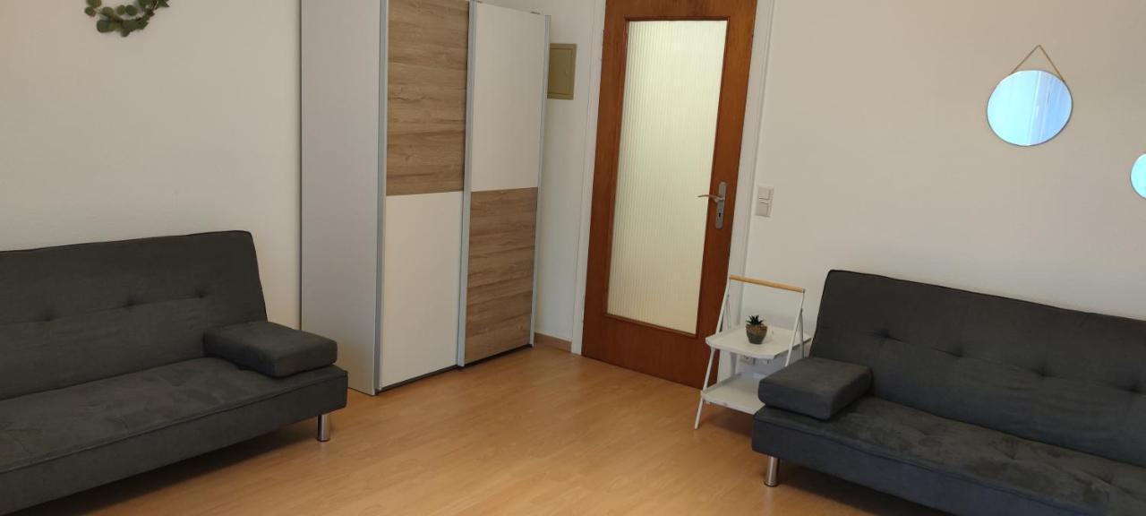 Schoene Und Optimal Gelegene Wohnung Og Weisskirchen Eksteriør bilde