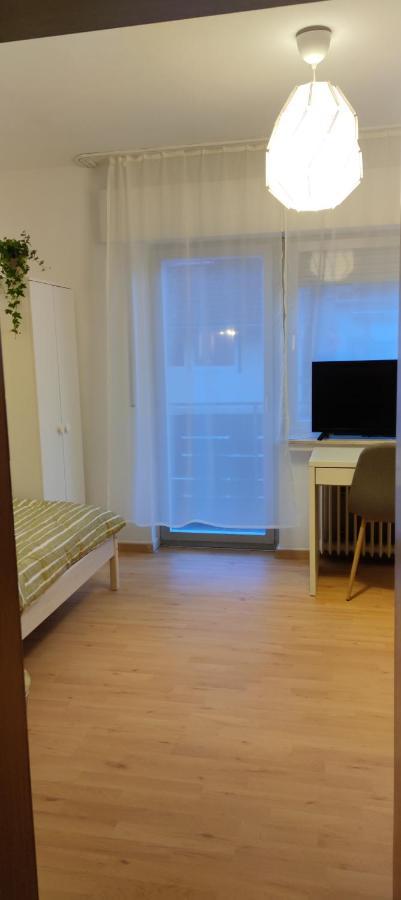 Schoene Und Optimal Gelegene Wohnung Og Weisskirchen Eksteriør bilde